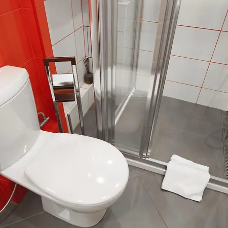 Memoir By Sofiaspot - Central, Metro To Airport דירה *