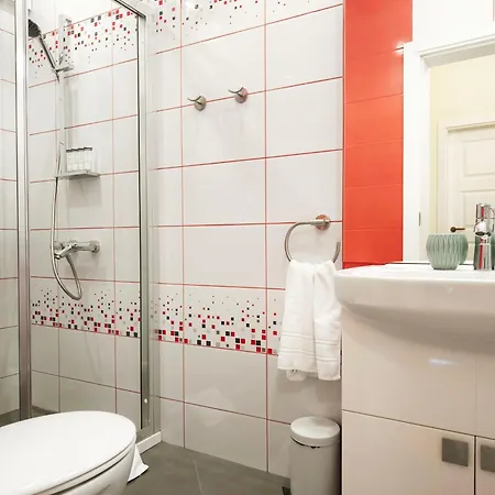 Memoir By Sofiaspot - Central, Metro To Airport סופיה