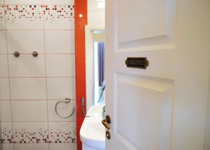 Memoir By Sofiaspot - Central, Metro To Airport * София