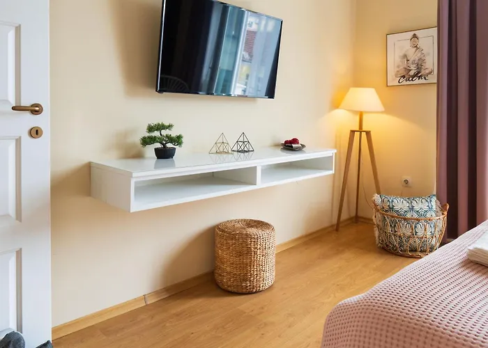 Memoir By Sofiaspot - Central, Metro To Airport Апартамент