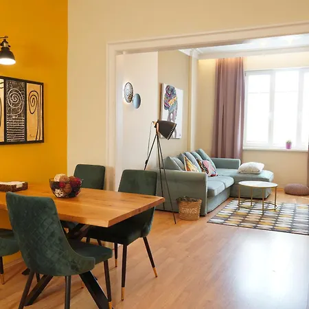 Appartamento Memoir By Sofiaspot - Central, Metro To Airport Sofia