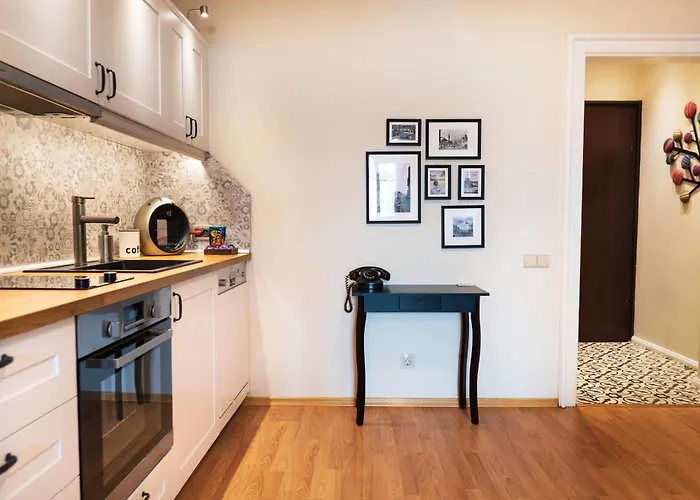 Memoir By Sofiaspot - Central, Metro To Airport * Sofia