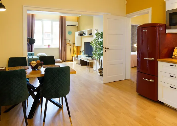 Memoir By Sofiaspot - Central, Metro To Airport Sofia